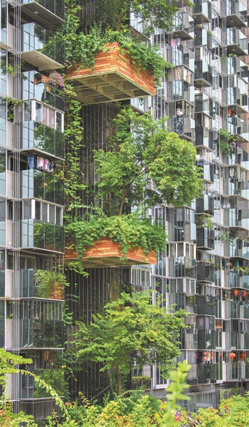 新式垂直綠化理念，不會讓植物完全遮蔽建筑，相反，設計師會留出對流風口，讓建筑冬暖夏涼。