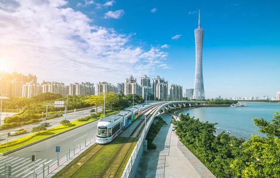 市人大代表建議關注教育、養老