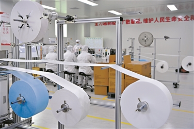 廣汽從決定生產口罩到完成批量生產只用了14天的時間。