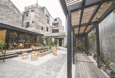 泮塘五約小區(qū)的一處植物工作室時(shí)尚感十足。