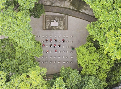 講古泰斗張悅楷 童年樹下玩反串