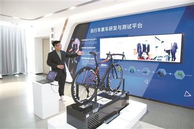 高質(zhì)量發(fā)展媒體調(diào)研行第一站抵達(dá)南沙 在這里樓上創(chuàng)新樓下孵化