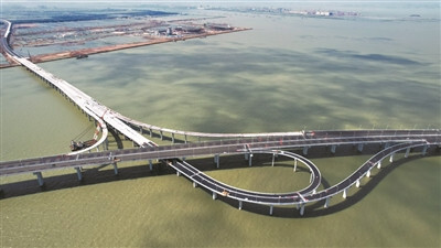 南中高速萬頃沙海上互通全面貫通 全線計劃年內建成通車