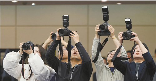 十四屆全國人大三次會(huì)議廣東代表團(tuán)舉行開放團(tuán)組活動(dòng)