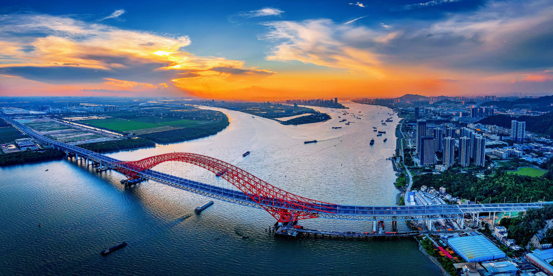 面向世界“五港聯動” 塑造灣區全新引擎