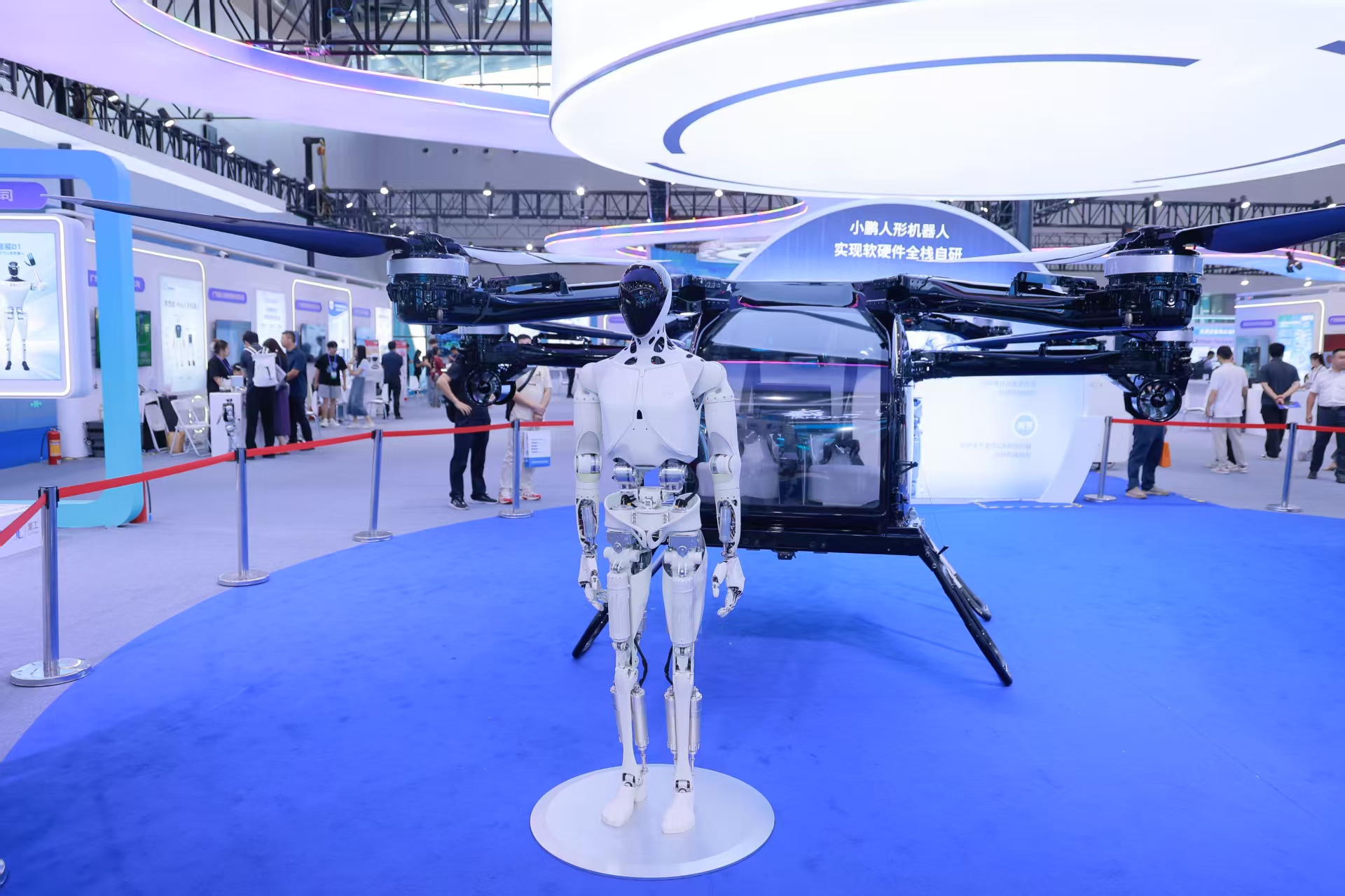 主題展區：廣州小鵬汽車科技有限公司全新一代人形機器人IRON.png